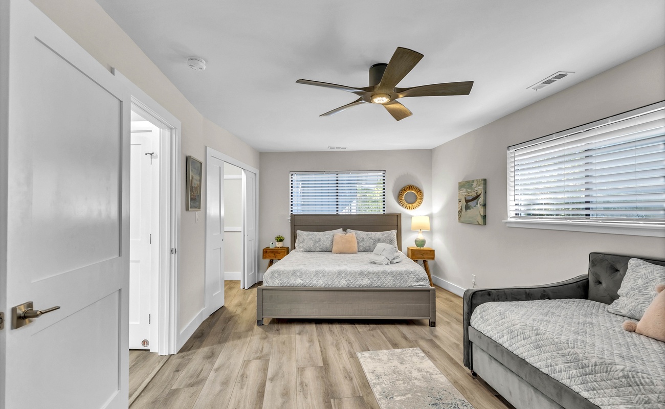 Upstairs King Suite with Daybed