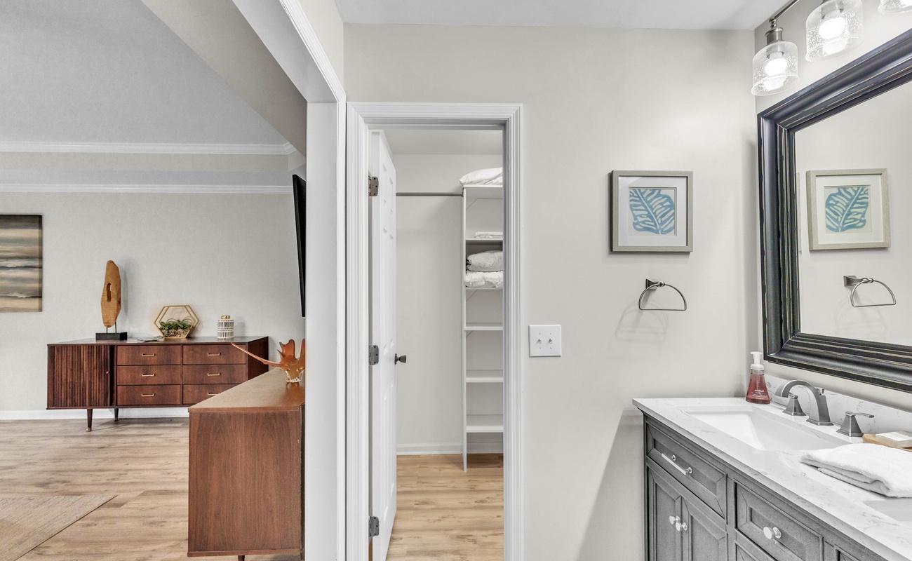 Primary Suite Closet