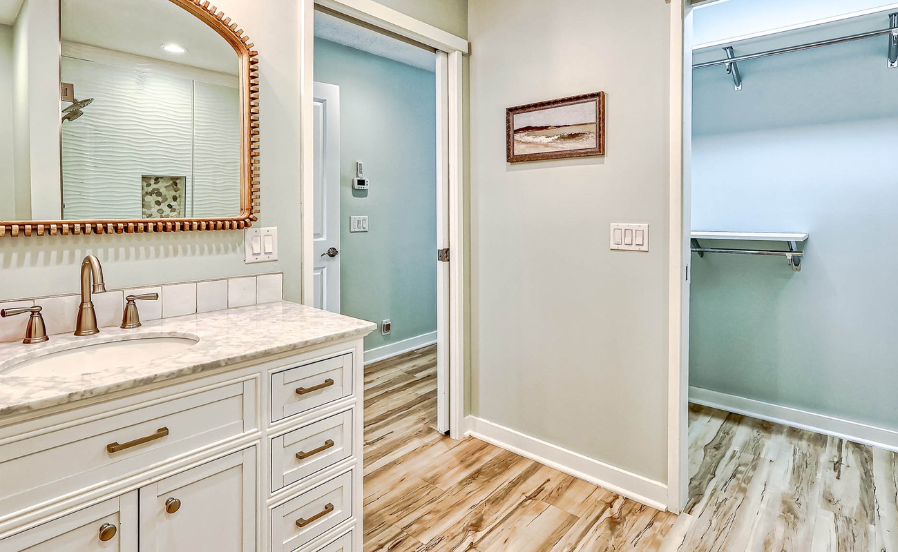 Downstairs Primary Suite Bathroom