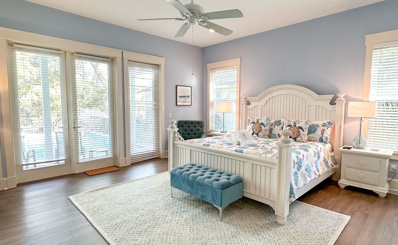 Downstairs King Suite with Pool Access