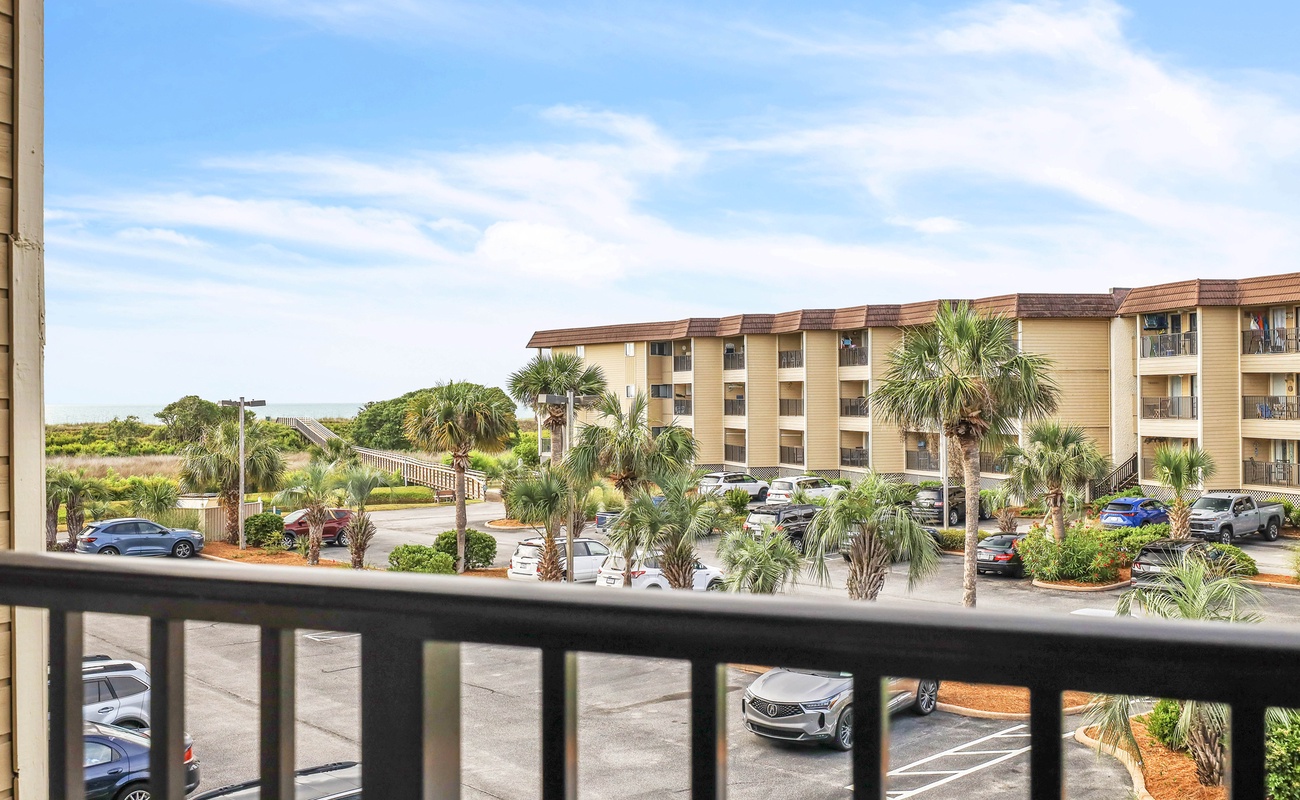 Private Balcony with Ocean View!