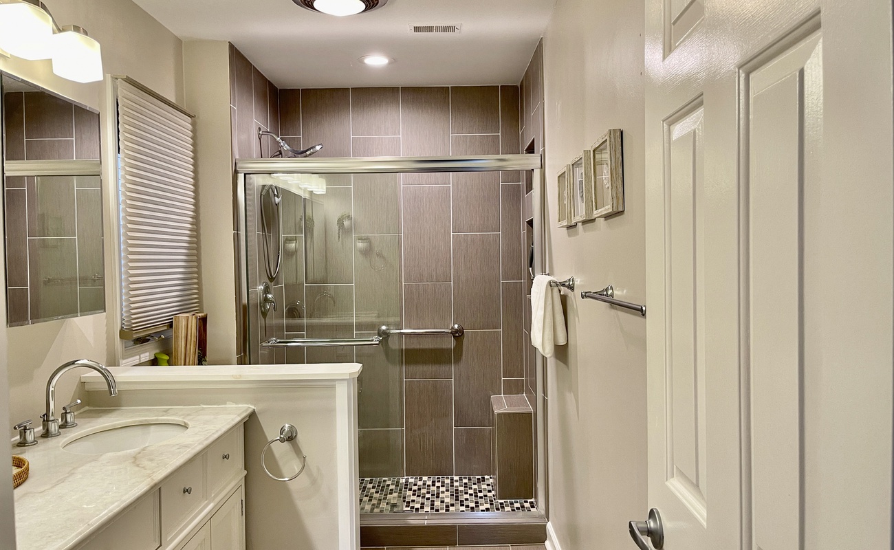 Primary Suite Bathroom