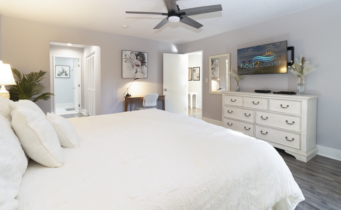 Primary Suite with King Bed