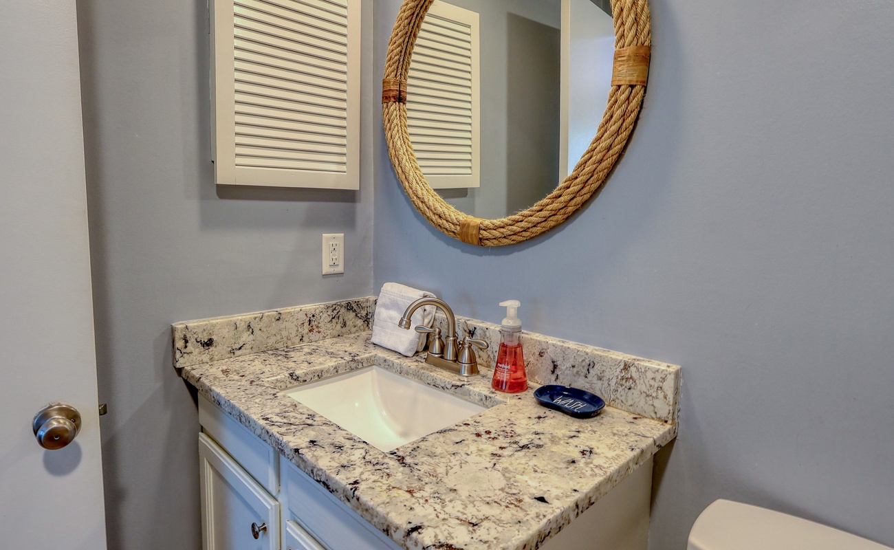 Double Full Guest Suite Bathroom