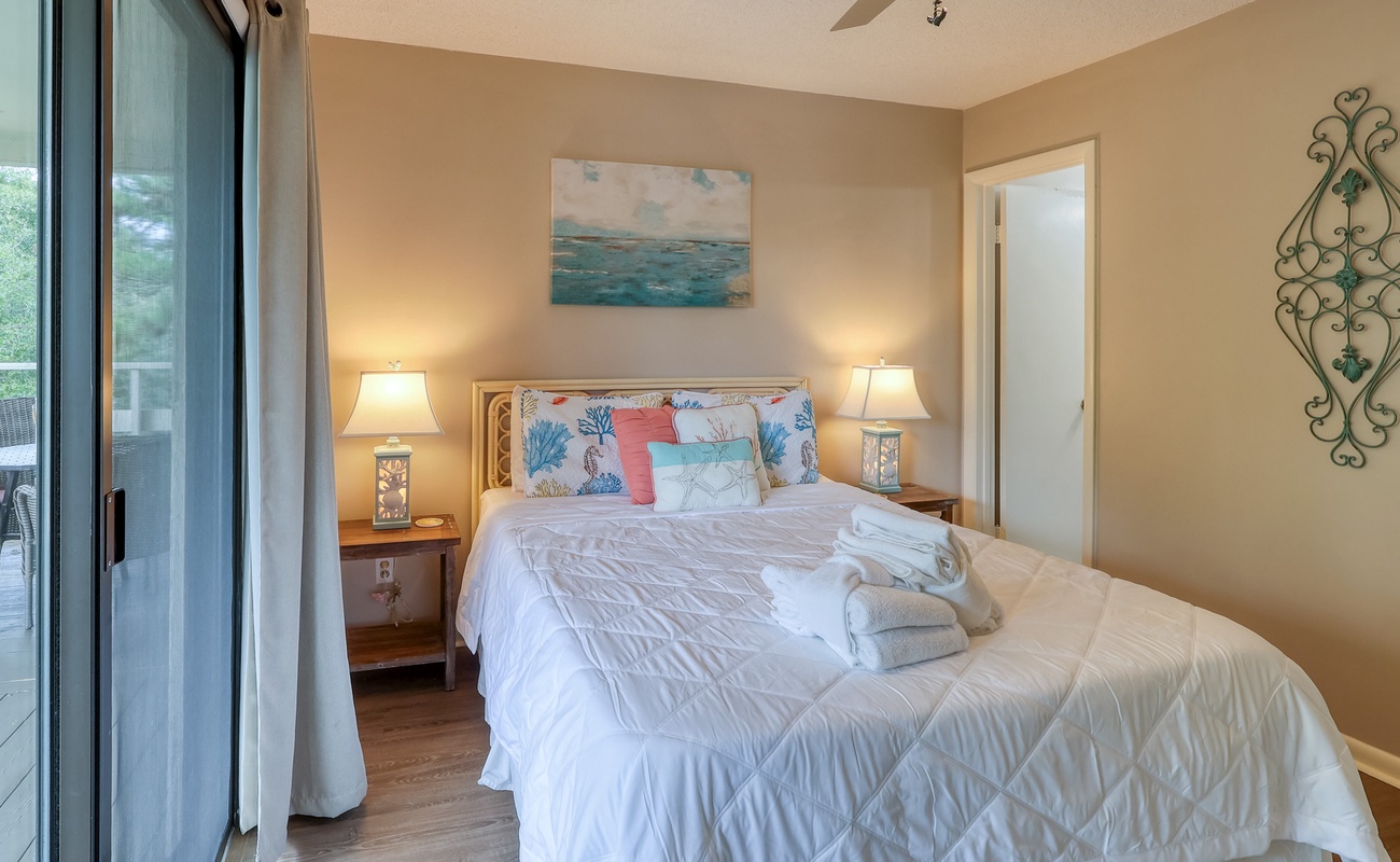 Primary Suite with Queen Bed