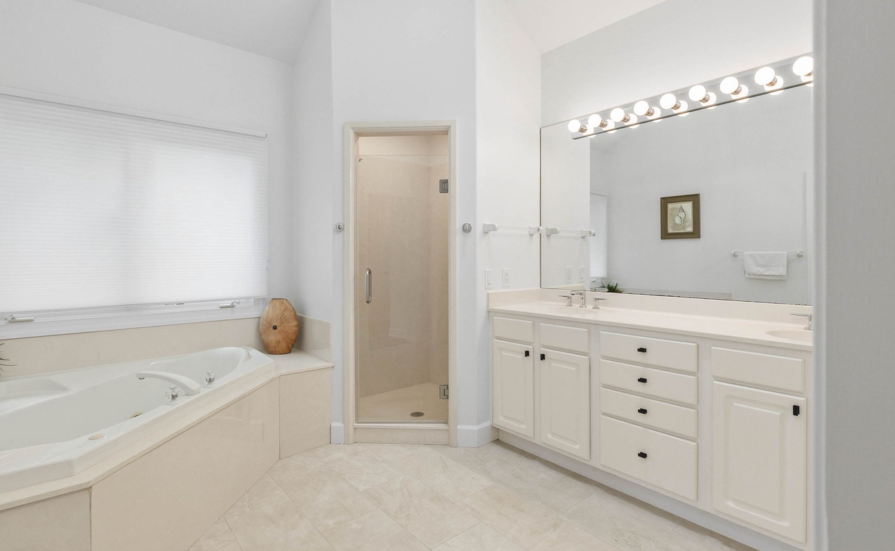 Primary Suite Bathroom