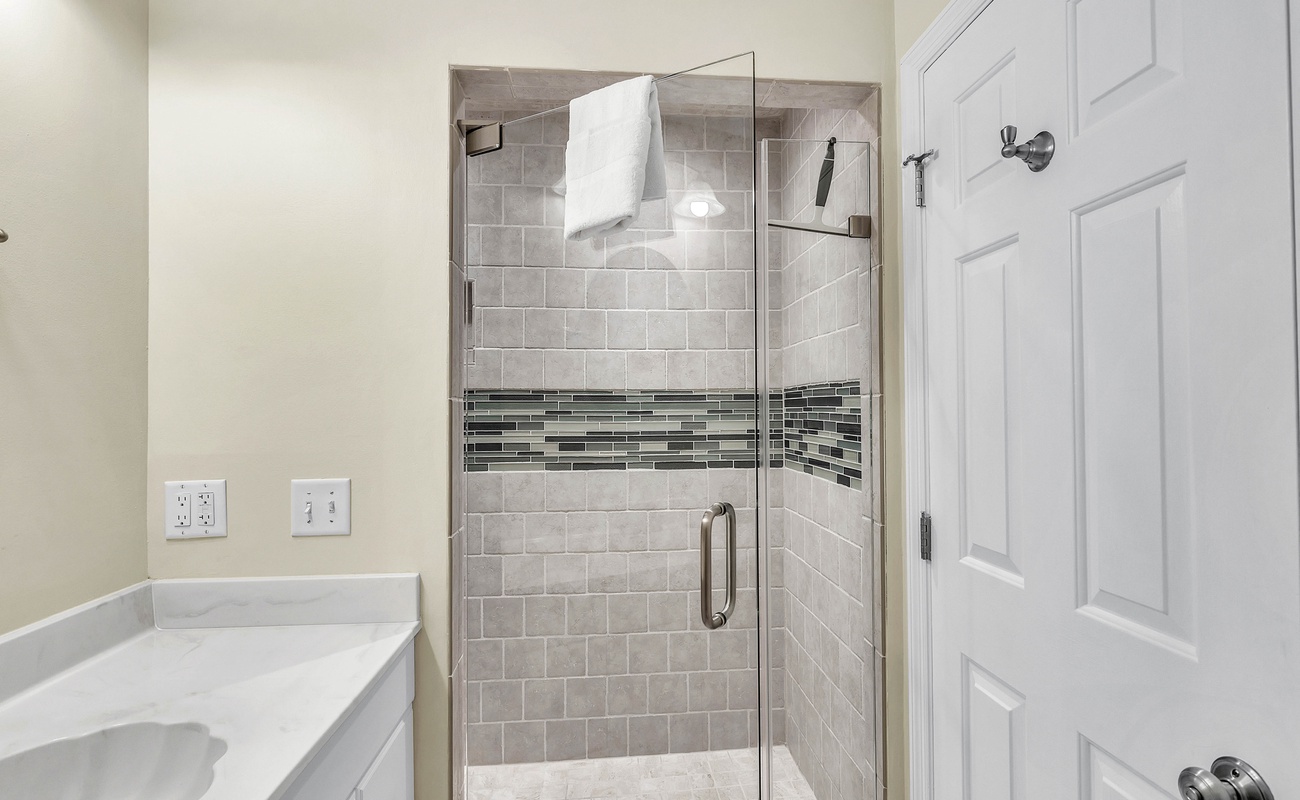 Guest Bathroom with Shower (Hallway)