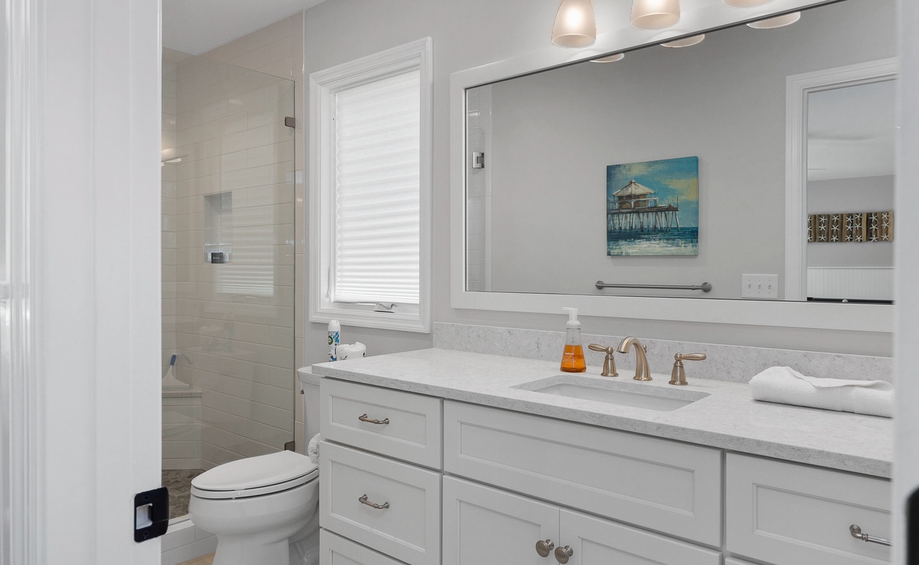 Bathroom for Downstairs Twin