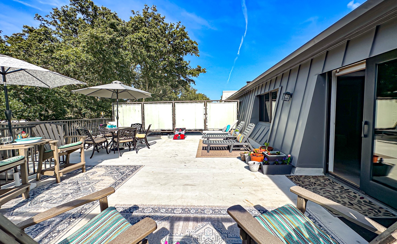 Private Rooftop Balcony