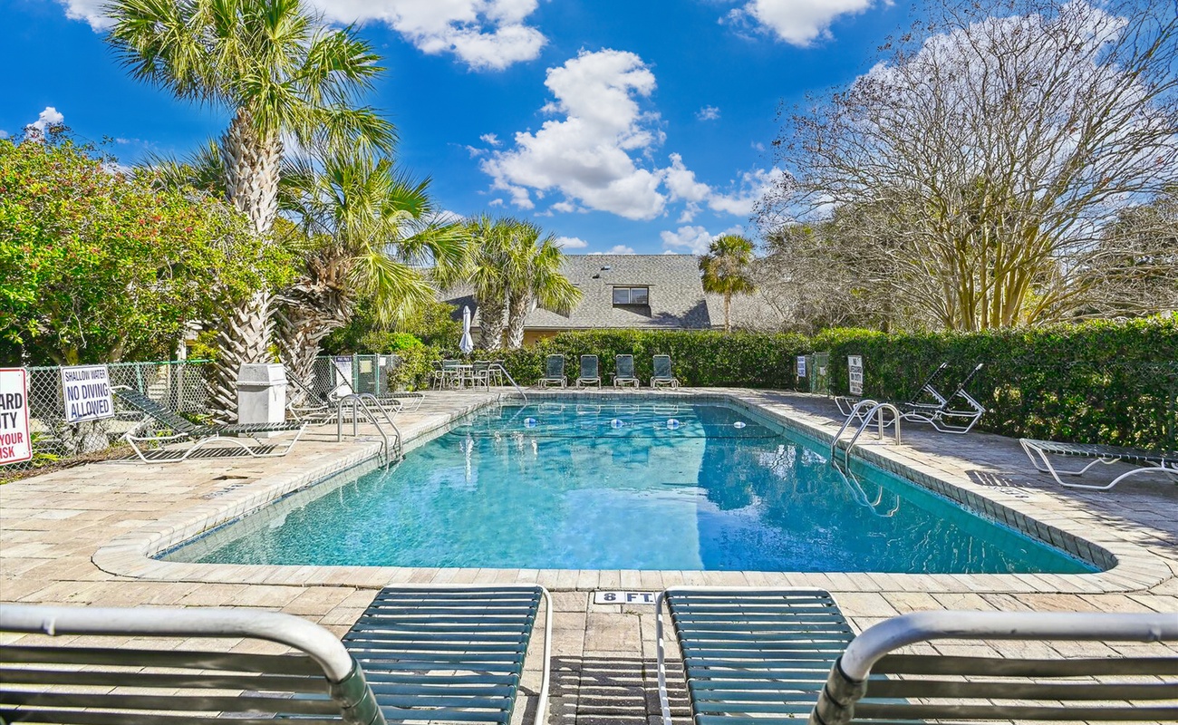 Queen's Grant Community Pool