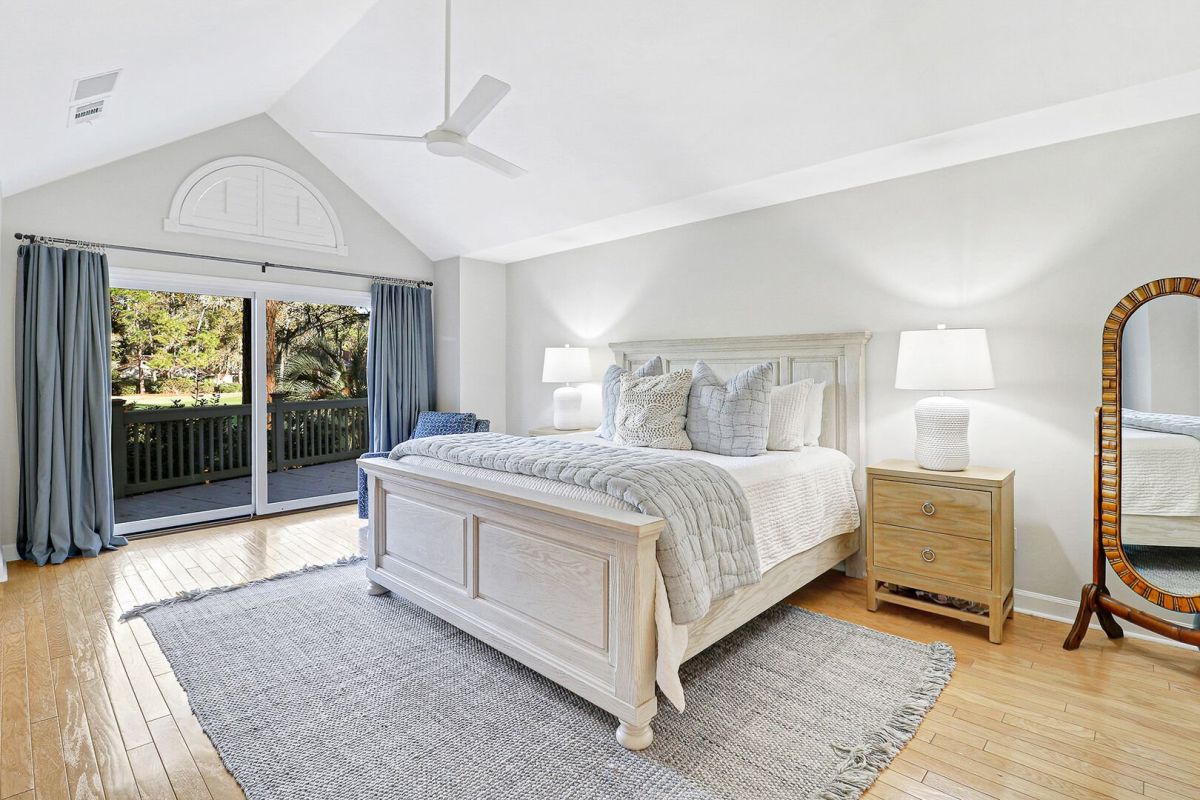 Primary Suite with King Bed and En-Suite Bathroom