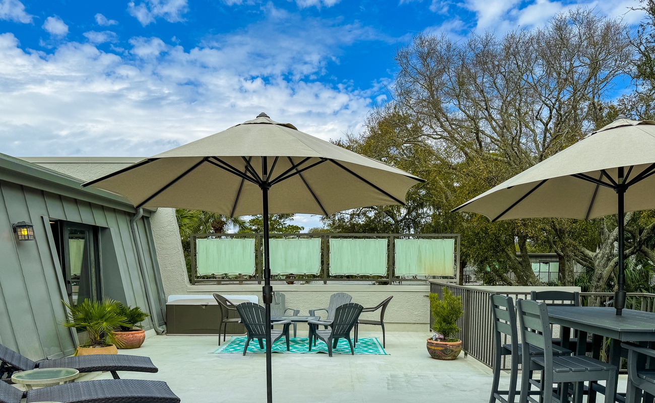 Private Rooftop with Pool View