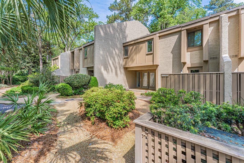 Entry to 503 Plantation Club