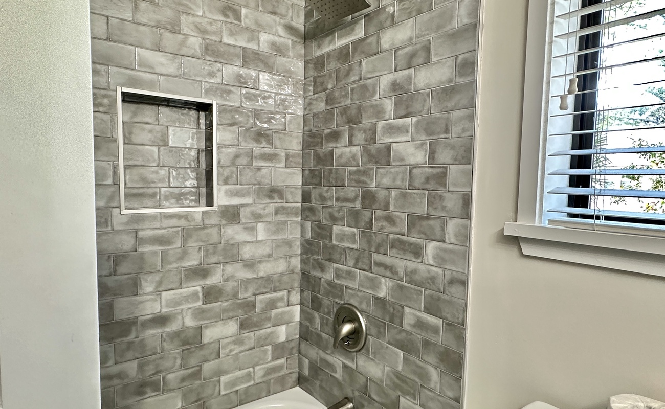 Double Queen Suite Bathroom