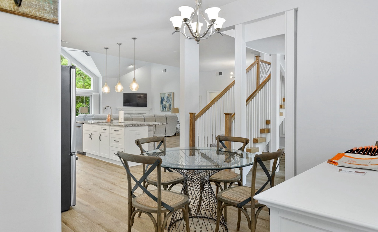 Breakfast Table in Kitchen