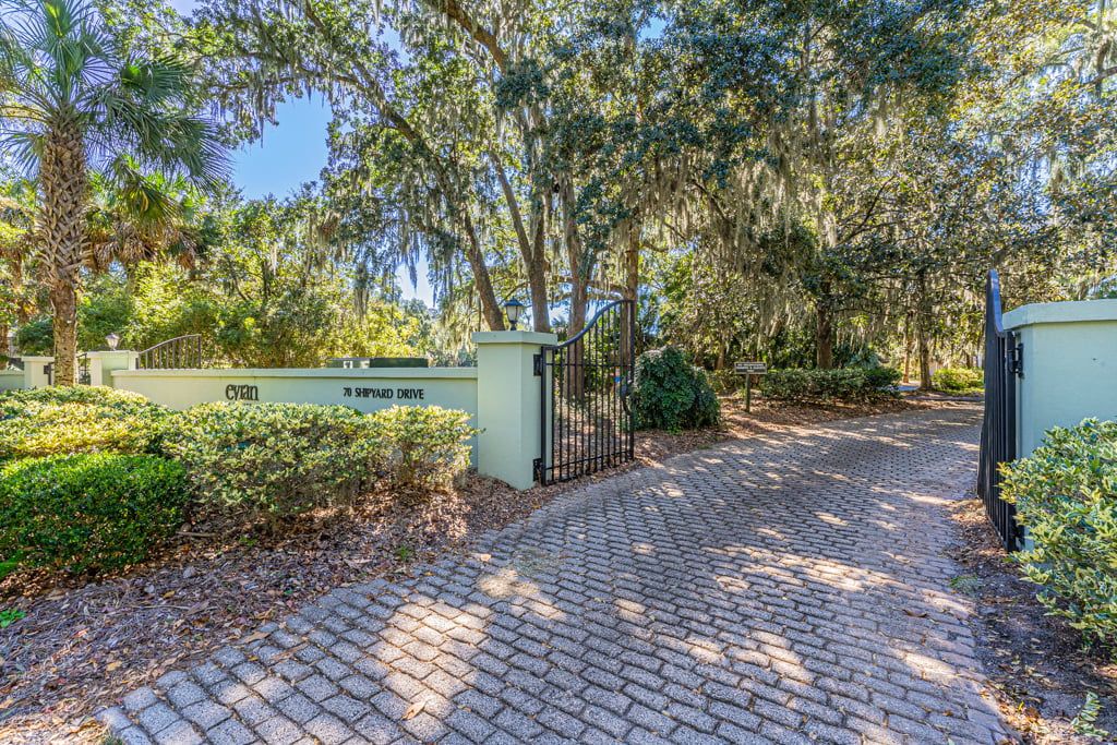 Entrance to Evian Community in Shipyard Plantation