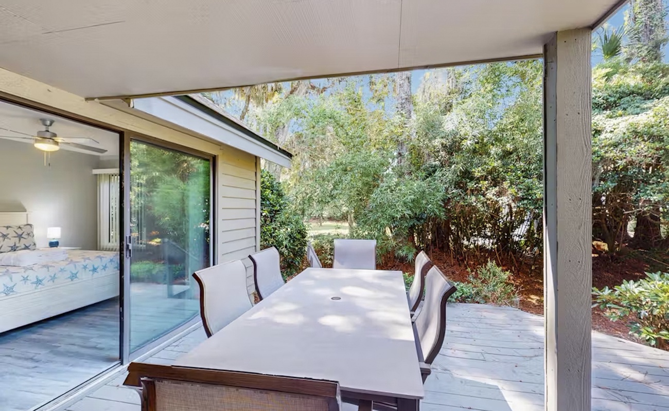 Outside Dining Seating