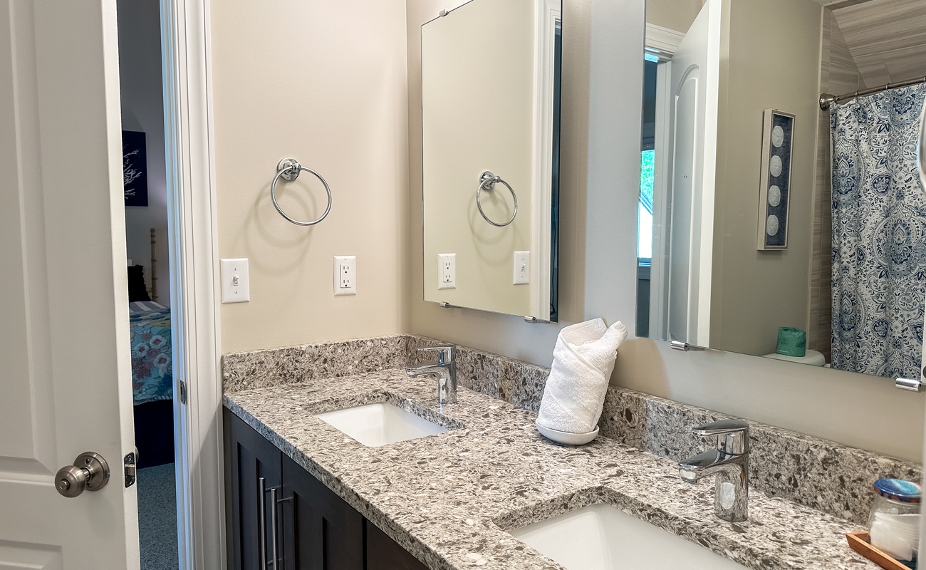 Shared Bathroom for Upstairs Bedrooms