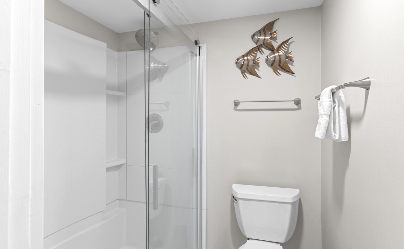 Primary Suite with King Bed and En-Suite Bathroom