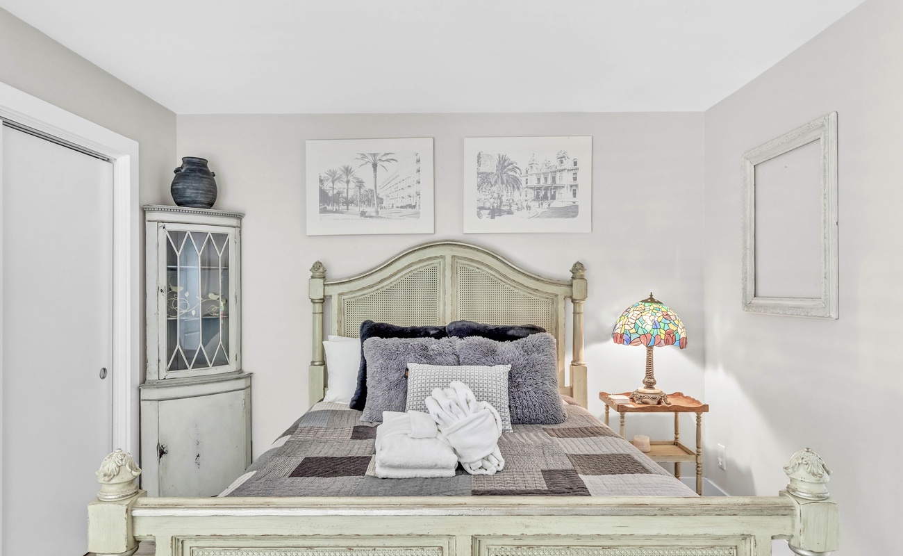 Primary Bedroom with Queen Bed