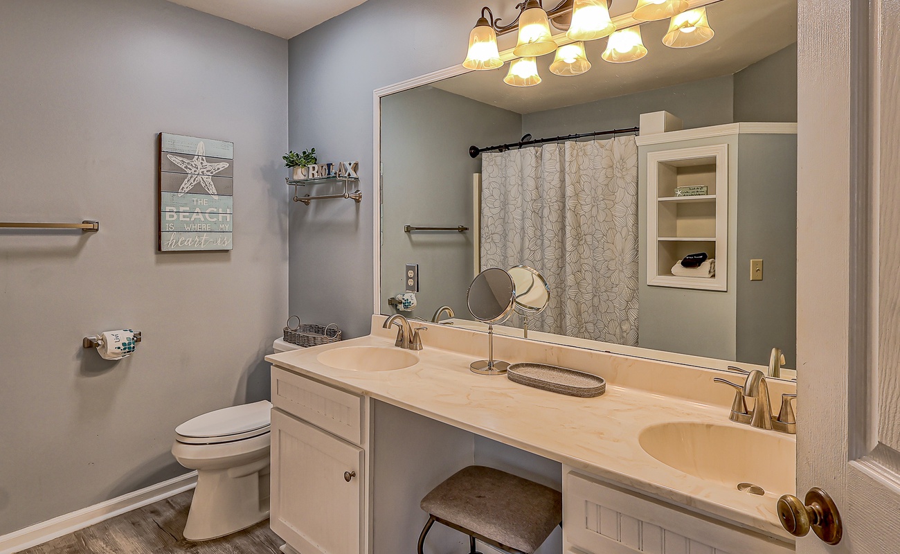 2nd Floor Primary En-Suite