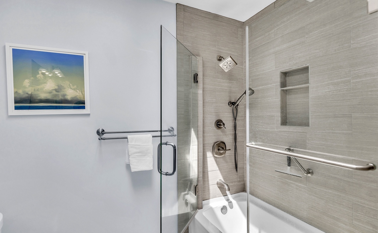 En-Suite Guest Bathroom