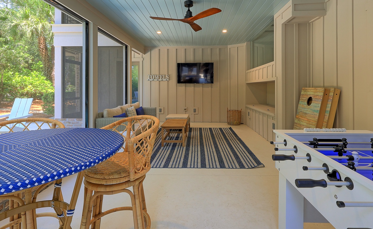 Screened In Lower-Level Carolina Room