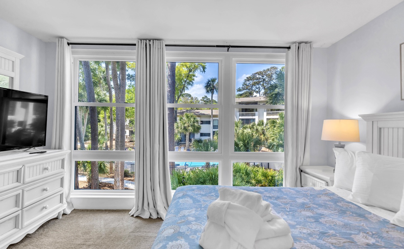 Primary Suite with King Bed and En-Suite Bathroom