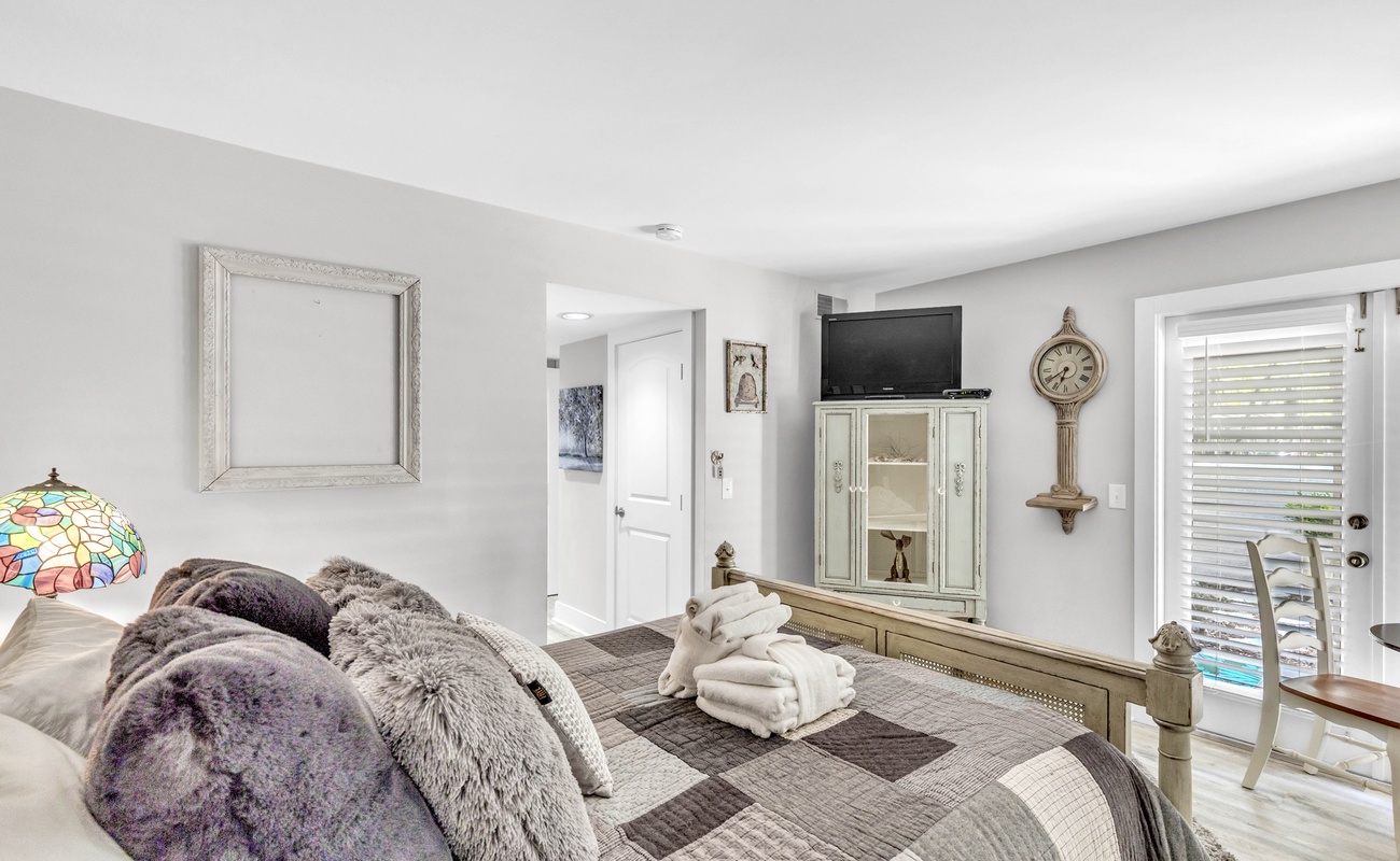 Primary Bedroom with Queen Bed