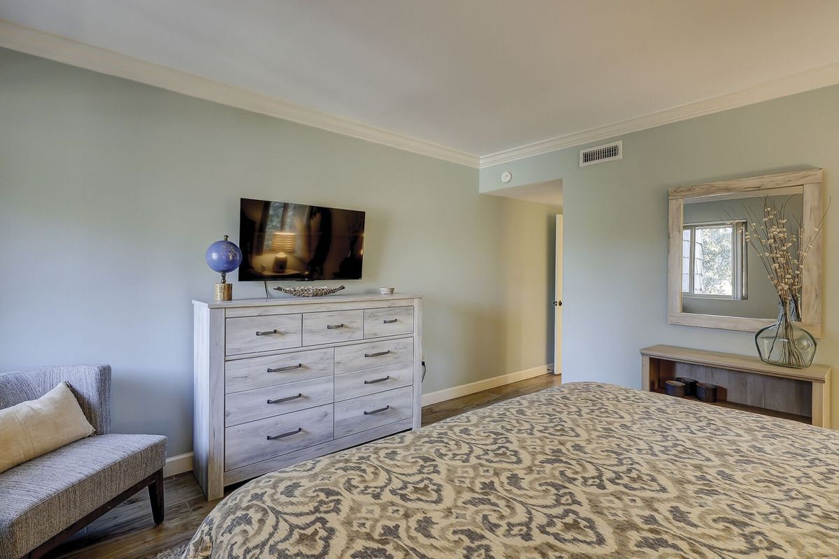 Primary Suite with King Bed and En-Suite Bathroom