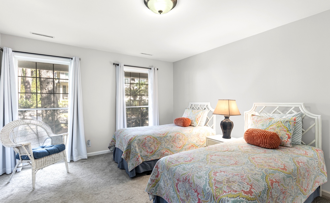 Guest Bedroom with Twin Beds