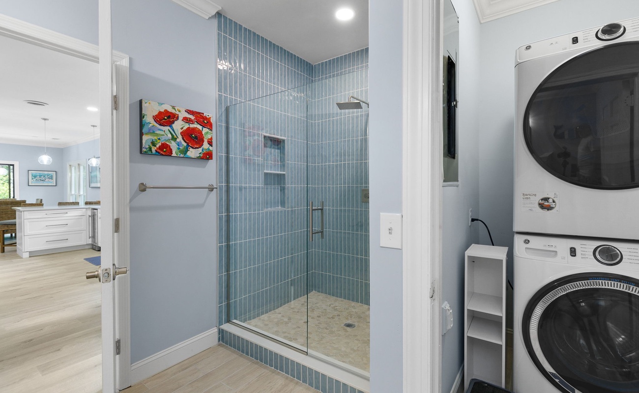 Full Guest Bathroom with Laundry (Off of Kitchen)