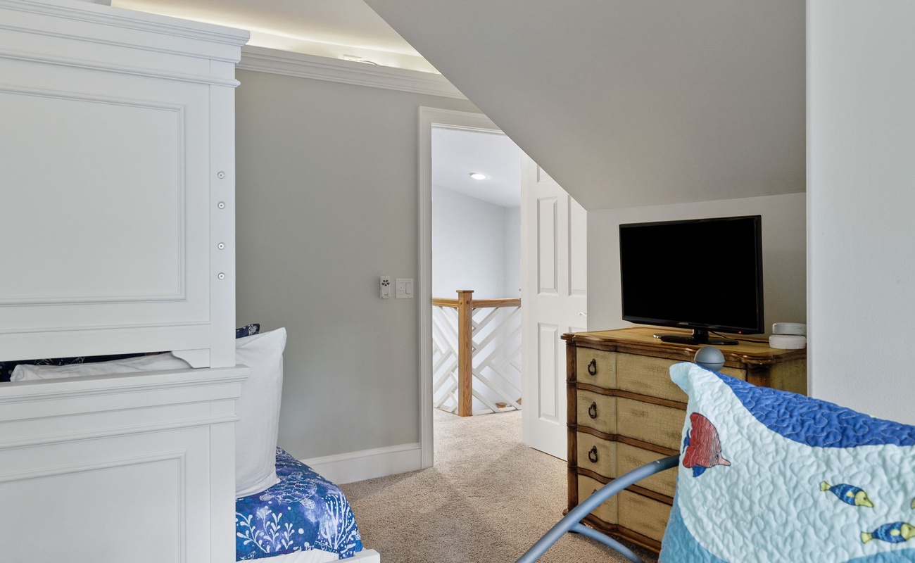 Upstairs Bunk Room #2