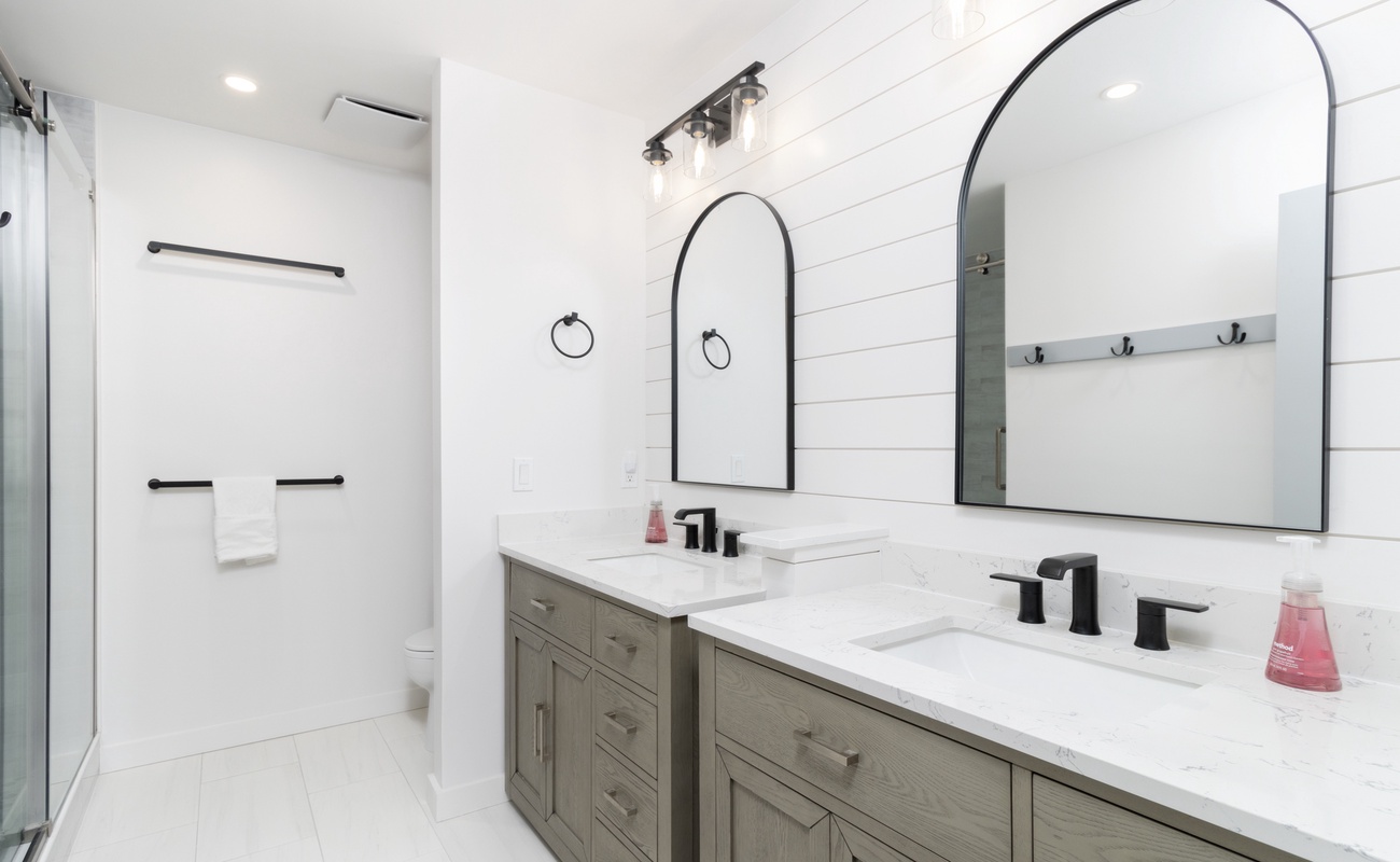 Primary Suite Bathroom