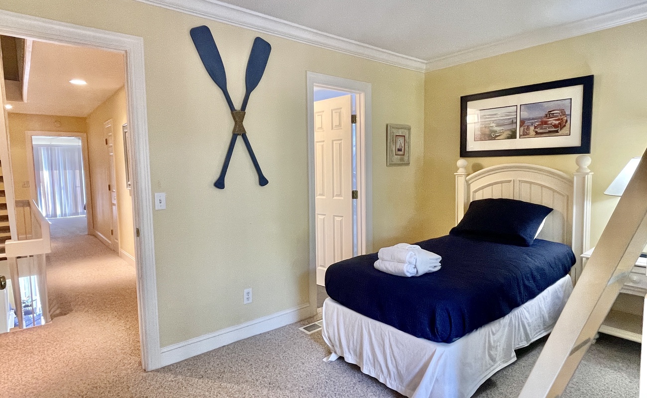 2nd Floor Guest Room with Twin and Twin Bunks
