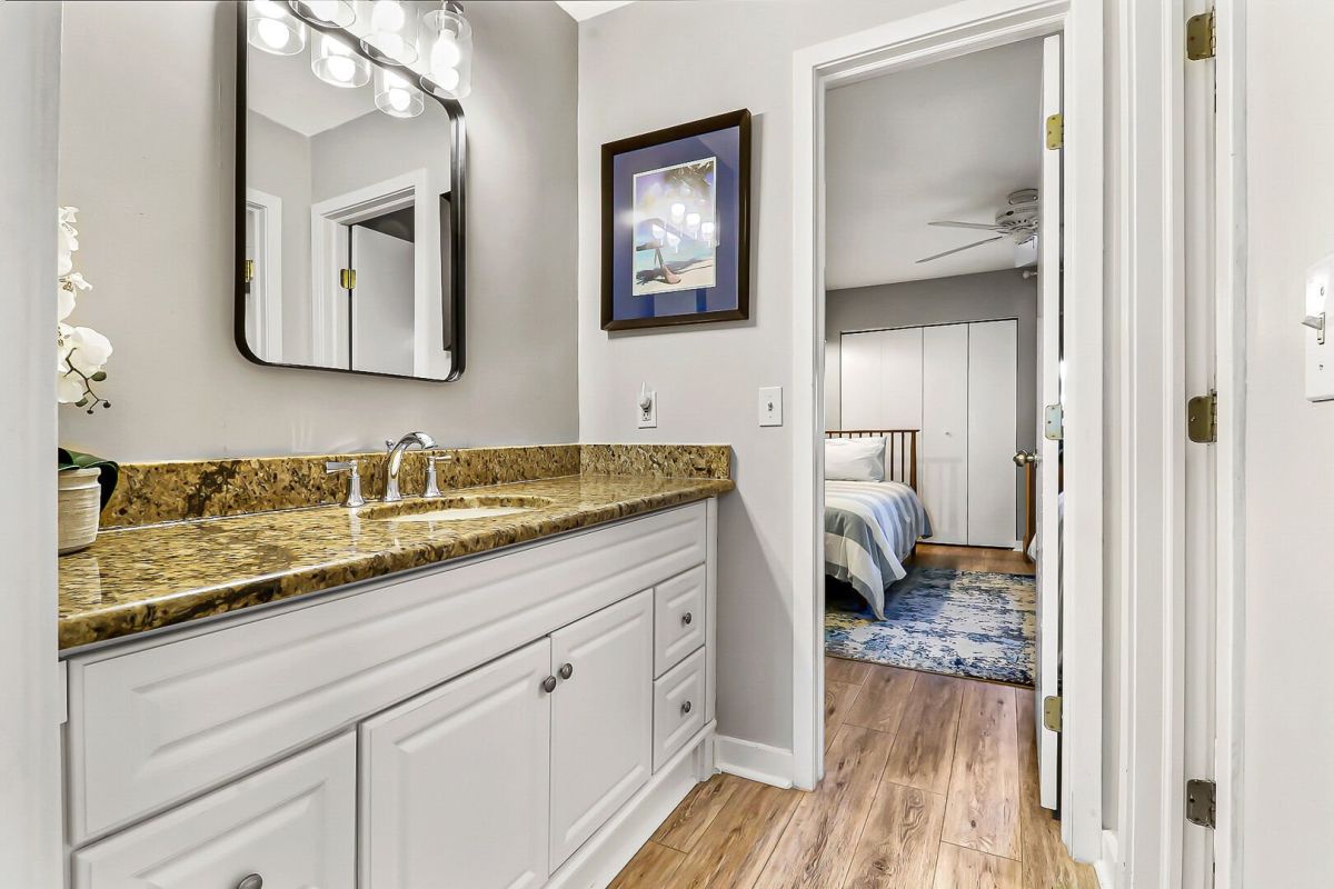 Primary En-Suite Bathroom