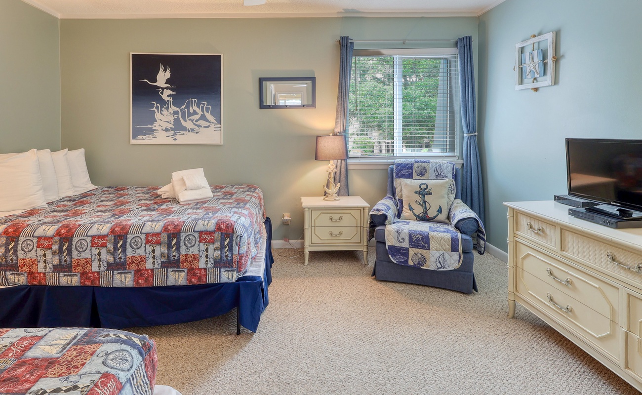 Guest Room with Queen and Twin Bed