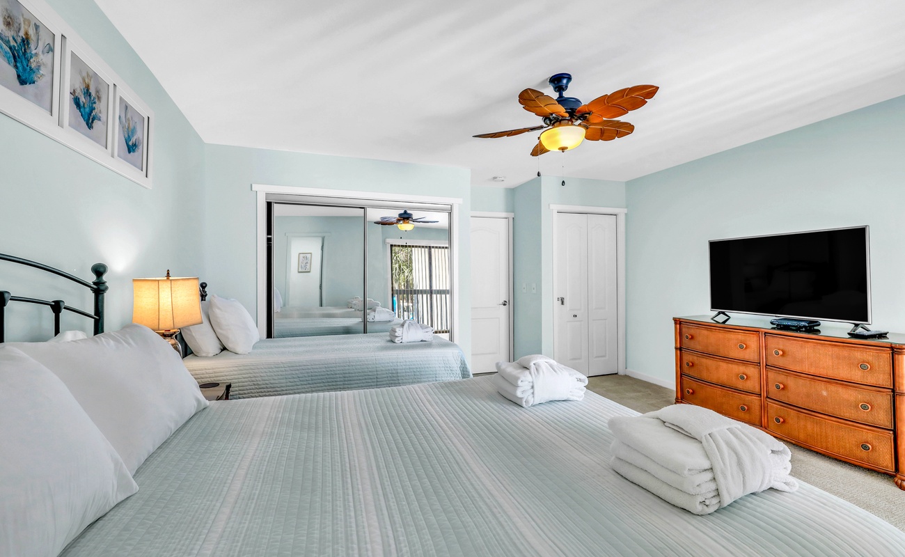 Guest Suite with Queen and Twin Bed