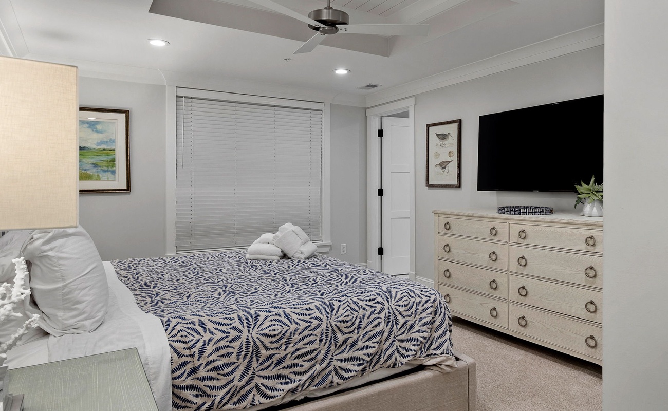 1st King Suite (At Entrance)