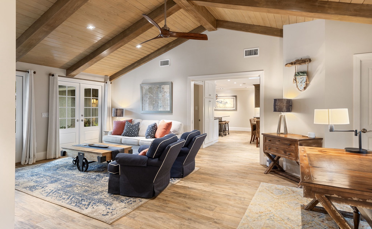 Office and Den with Sleeper Sofa and Full Bathroom