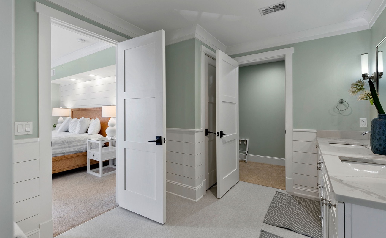 Primary Suite Bathroom