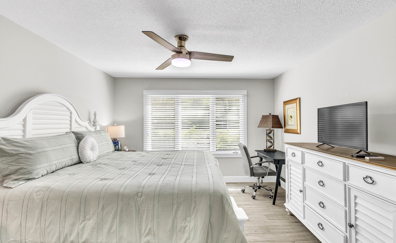 Primary Bedroom with King Bed and En-Suite Bathroom