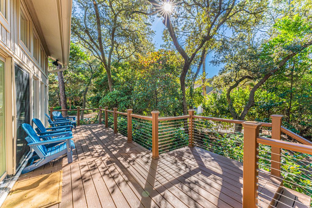 Large Private Porch!