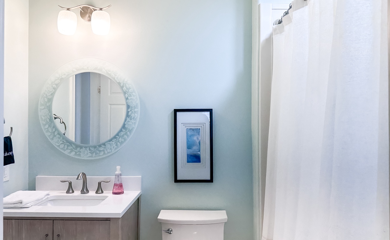 Upstairs Queen Suite Bathroom