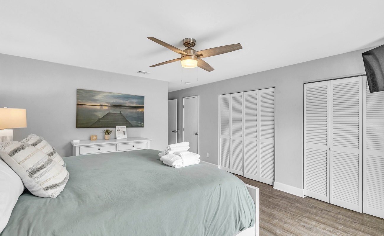 Primary Suite with King Bed and En-Suite Bathroom