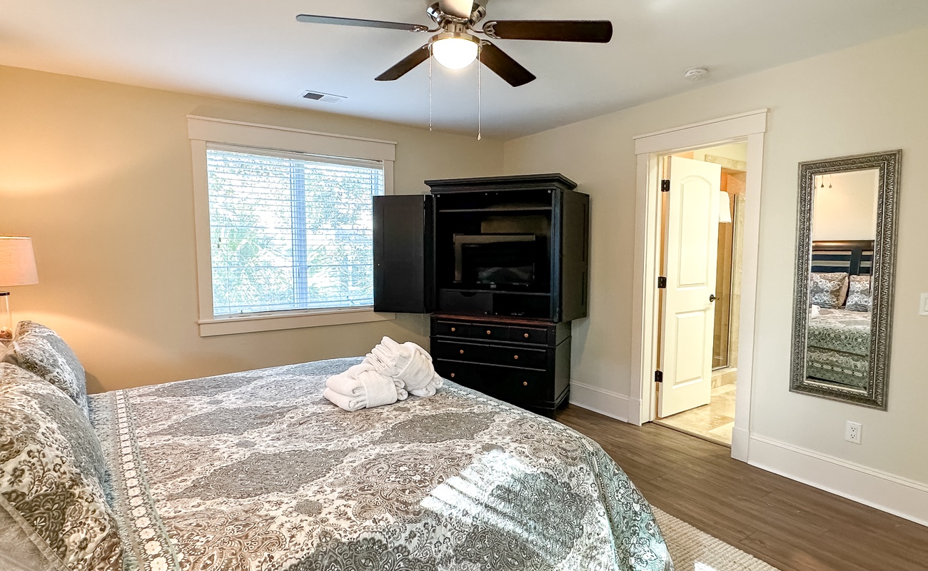 Upstairs King Suite #1