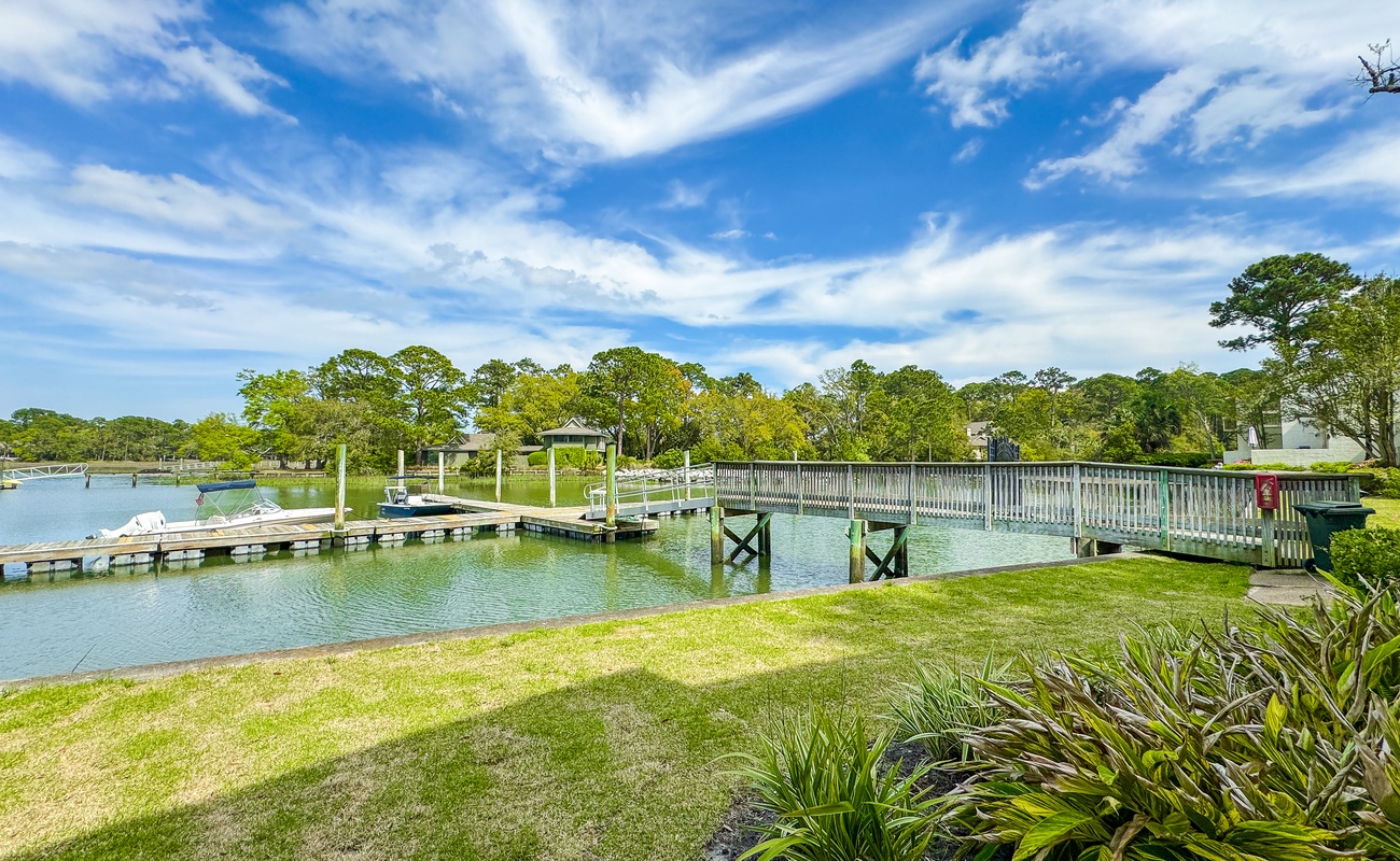 Private Lagoon & Dock