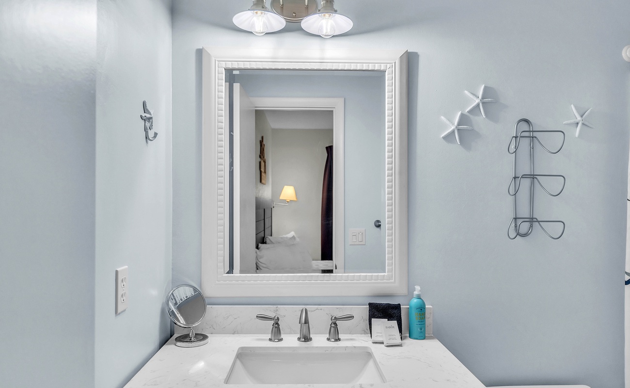 Primary En-Suite Bathroom