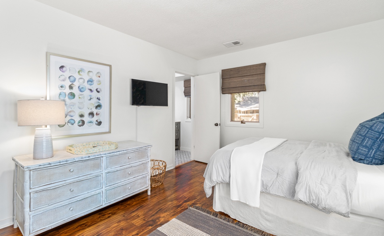 Guest Bedroom with Full Beds