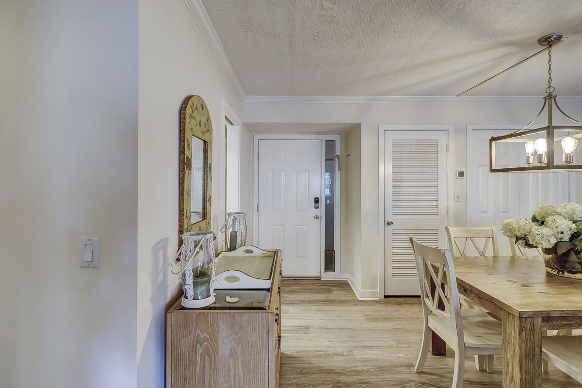 Welcome to 1689 Bluff Villas!